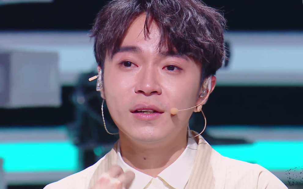 明日之子吴青峰为何独宠曾育茗实力一般却连续晋级