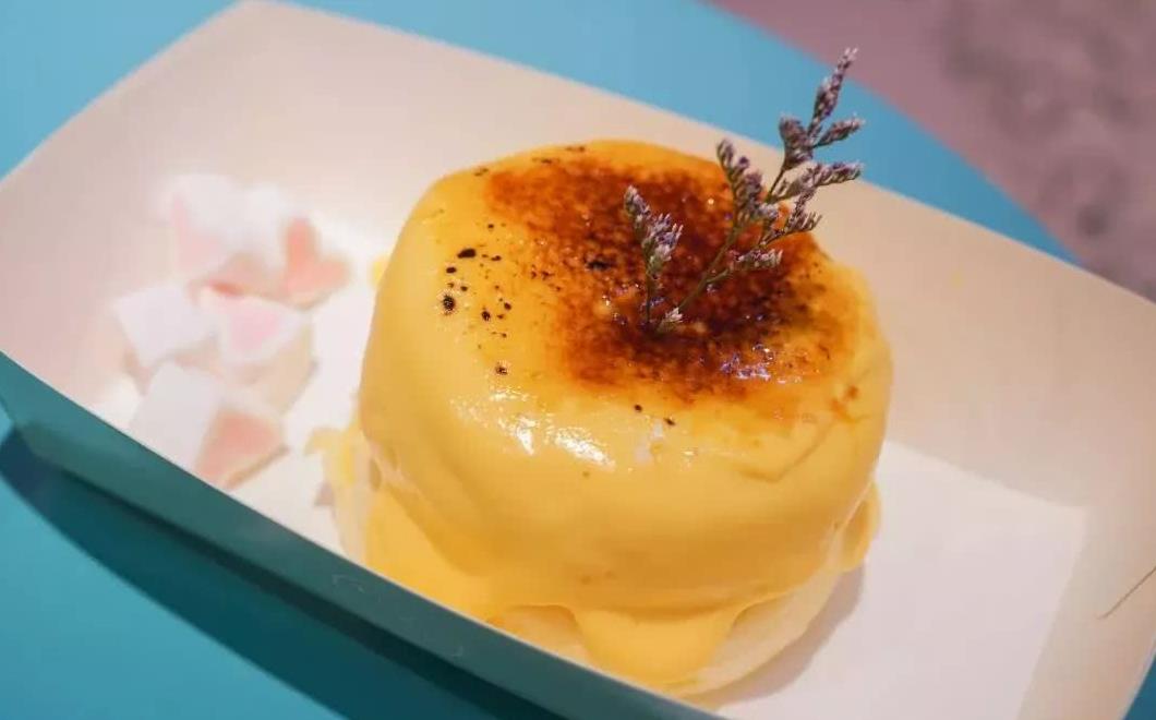 排队1小时只为两坨网红新品,火爆小红书的梳芙厘空降北京路