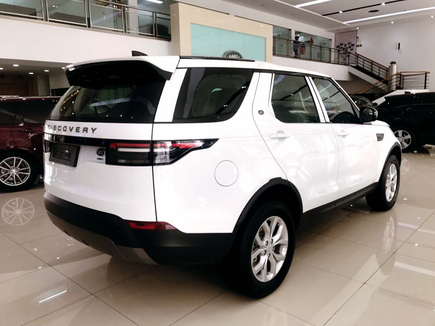 关税下调!2018款路虎第五代发现系列最新指导价格公布-新浪汽车