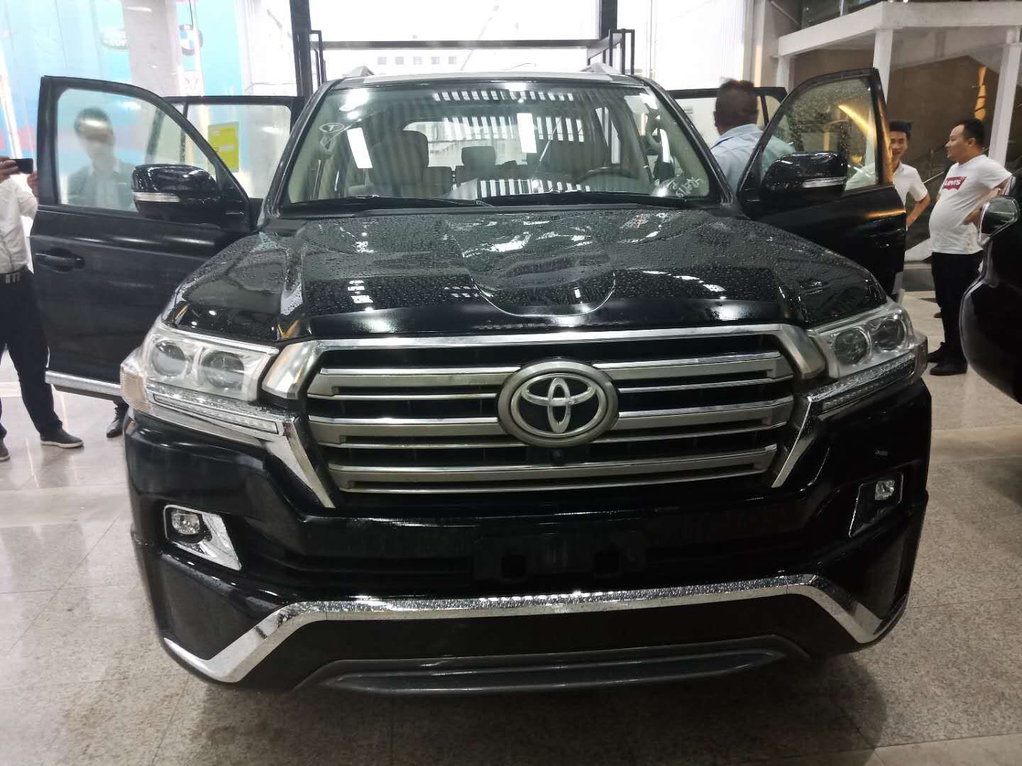 18款酷路泽4000黑色高配 中东版v6陆巡强悍越野震撼来袭