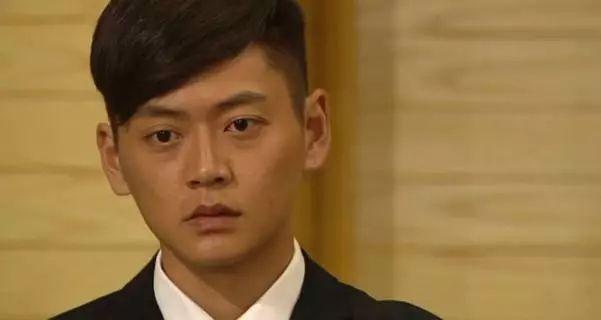 他是tvb新晋小生被称翻版cool魔今跟无线咪神亲认分手