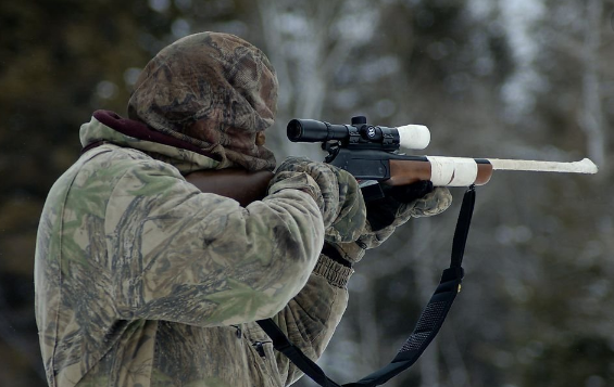 老汉上山打猎,活剥了怀孕的黄鼠狼,几天过后报应来了