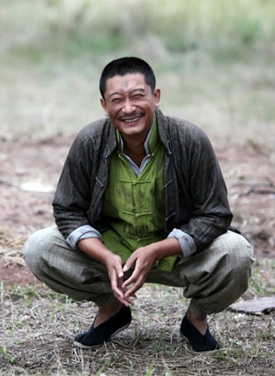 在原版《士兵突击》中,左腾云饰演的白铁军俨然就是剧中的一副调色板