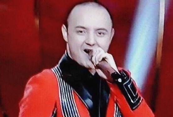 近日童星阿尔法现身央视舞台,年仅20竟竟然秃顶,网友:太秃然了