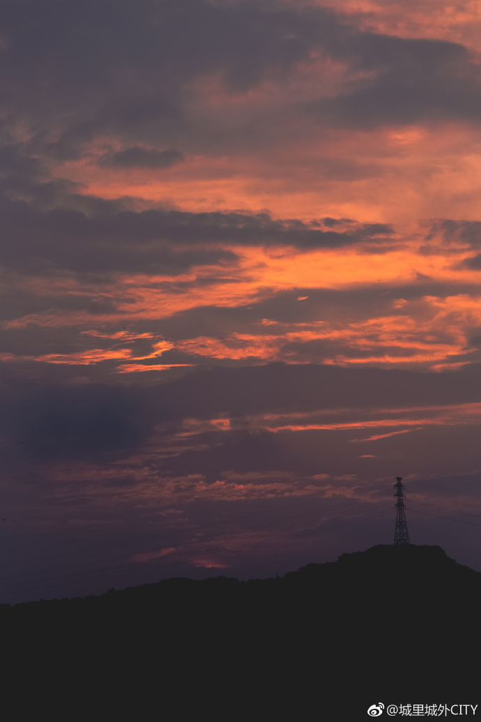 秋日无锡的黄昏,是鲜亮的橘红色|城里城外|天空|橘红色_新浪新闻