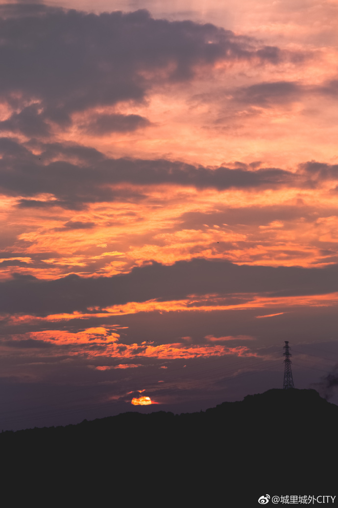 秋日无锡的黄昏,是鲜亮的橘红色|城里城外|天空|橘红色_新浪新闻