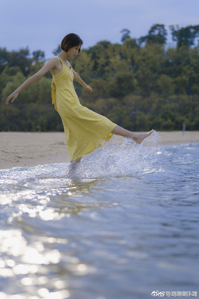 海边的柠檬黄女孩!妈耶,我好想恋爱了