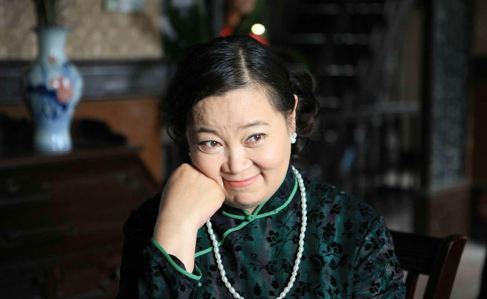 她是最质朴的女演员,63岁依然坚持拍戏,年轻时却美成这样?