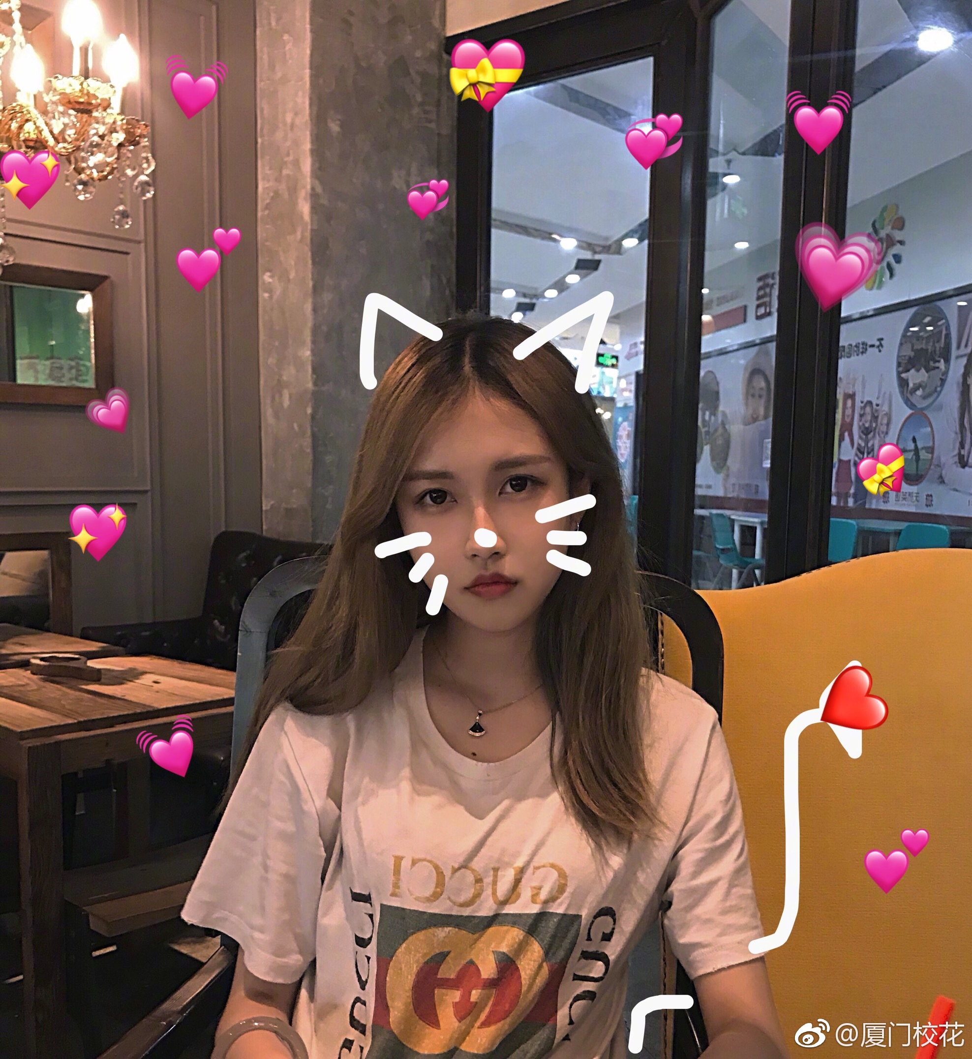 她叫陈雨馨6799年毕业于厦门五缘实验学校天蝎座