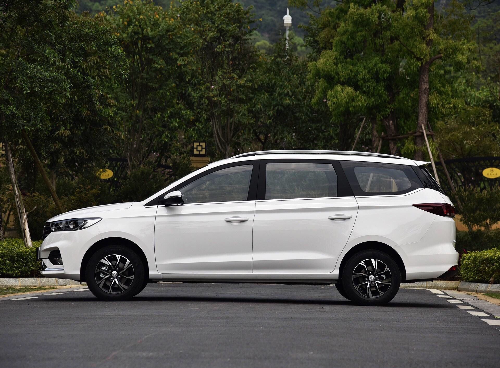 宝骏730可以退休了,宝骏全新mpv首战告捷,月销近万挑战宋max