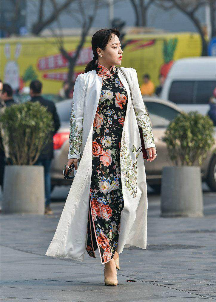 街拍旗袍美女民国风情盛极一时随风入梦