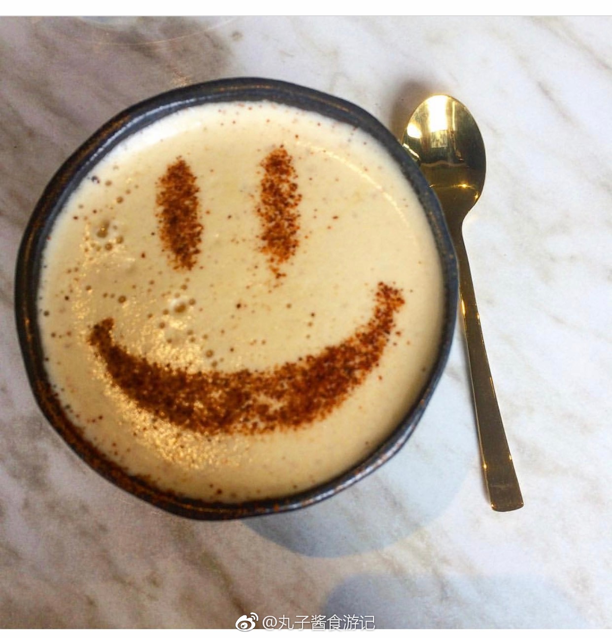 "笑脸拿铁"——一款来自澳洲人气咖啡馆 serotonin eatery 的精品