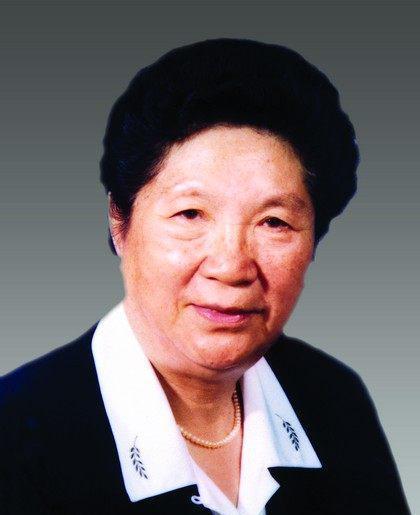 她是央行首位女行长曾为革命被迫将女儿送人后官至国务院副总理