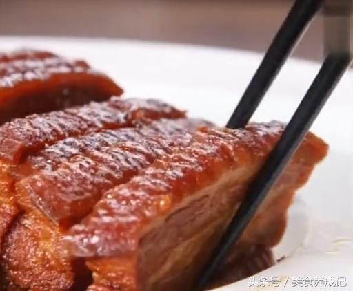 虎皮红烧肉这种做法真是太棒了,肥而不腻,堪称一绝!