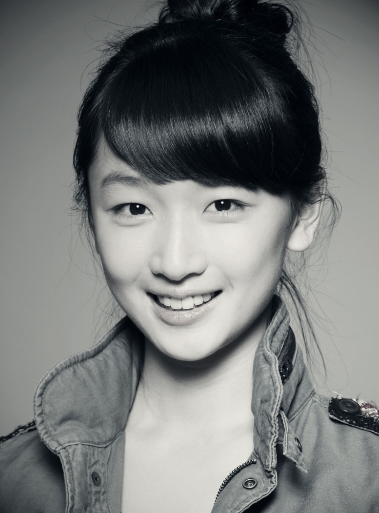 26岁周冬雨胆真大!妆都没化就出来了?网友:没有对比就没有伤害