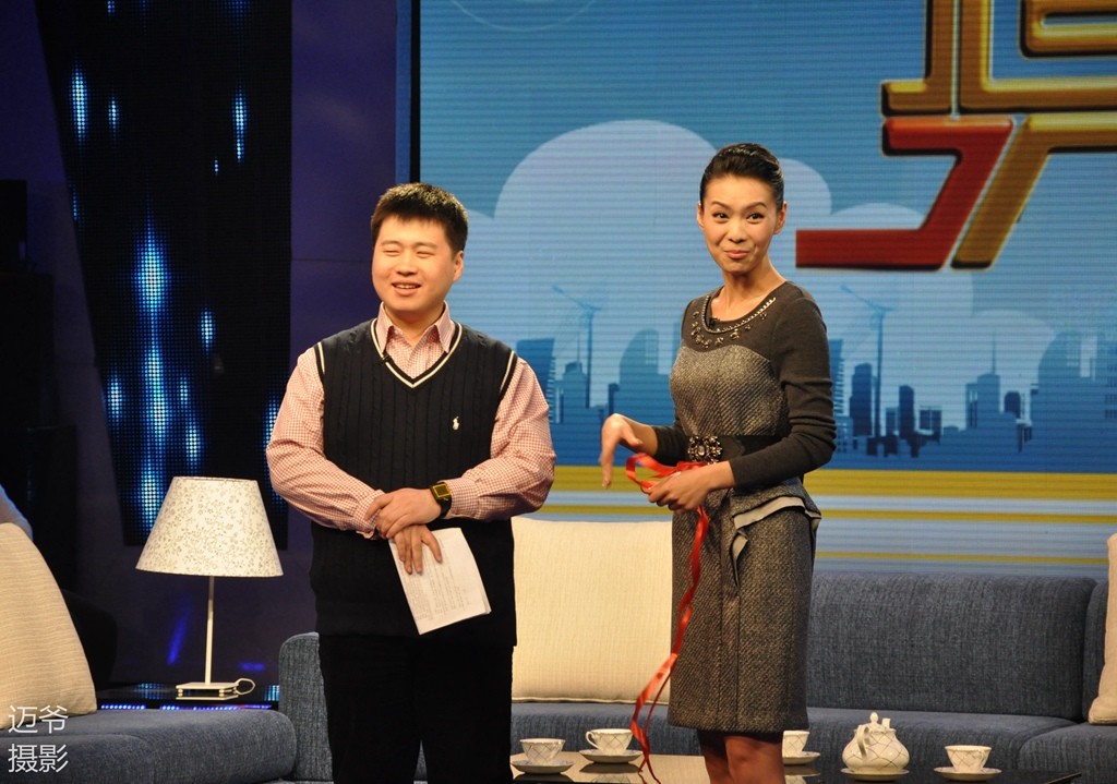 栏目拍摄花絮【原创摄影】当年栗坤和李然主持《身边》栏目北京电视台