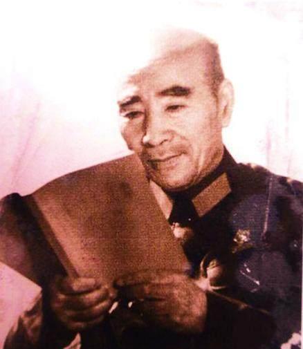 林彪生平最满意这张照片, 叶群看到直摇头!|林彪|江青|叶群_新浪新闻