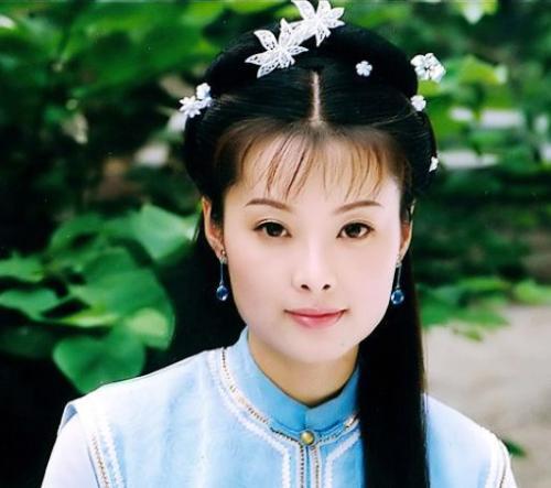 离婚两次45岁又一春,偏爱香水男人,一心慈善远离娱乐圈|慈善|袁立