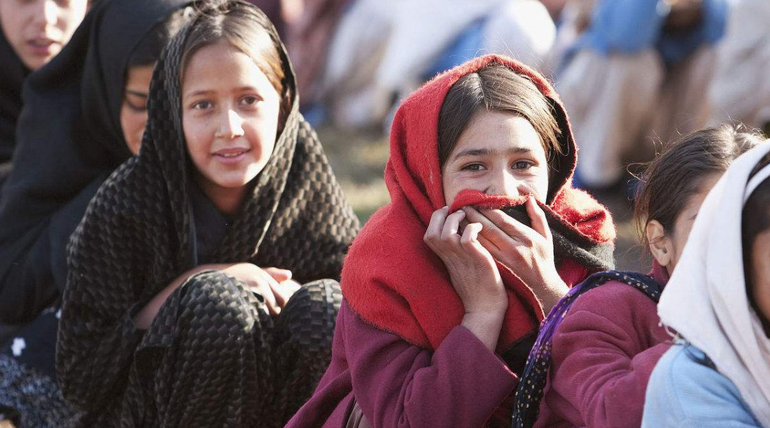 巴基斯坦人来中国旅游,却不敢坐高铁,问起原因