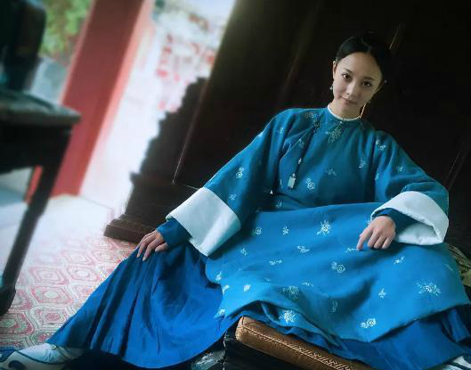 10张,延禧攻略,幕后花絮,和亲王偷亲皇后,皇上扇子上的字绝