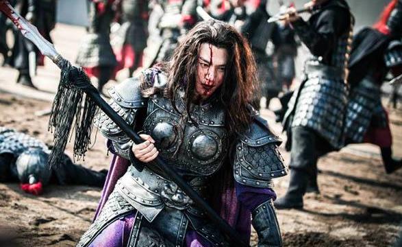 将军战败,皇帝大喜过望:赏你两个金盆,将军:昏君!我要叛变了