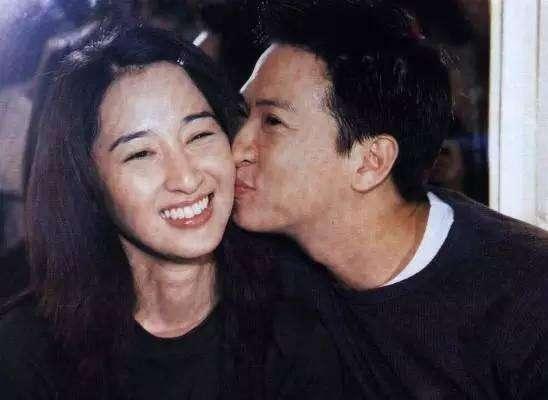 香港无线一姐被嘲讽嫁给跑龙套现在丈夫拼成影帝令人羡慕