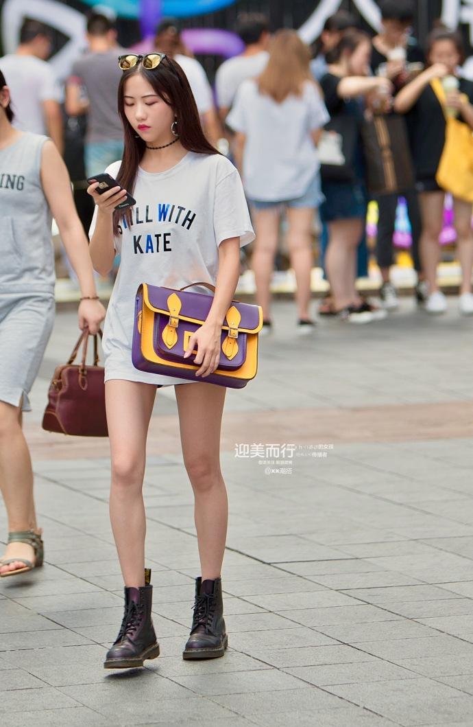 重庆街拍山城美女就是多满屏大长腿颜值也是一级棒