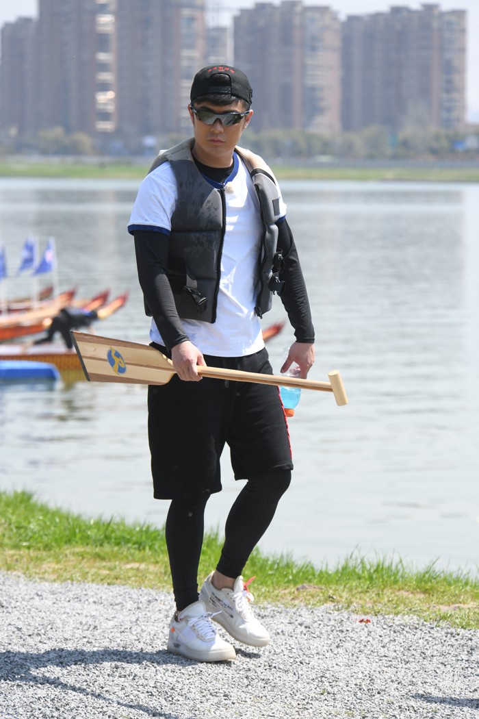 陈赫《奔跑吧》改名陈好 热血龙舟赛赚足网友泪水