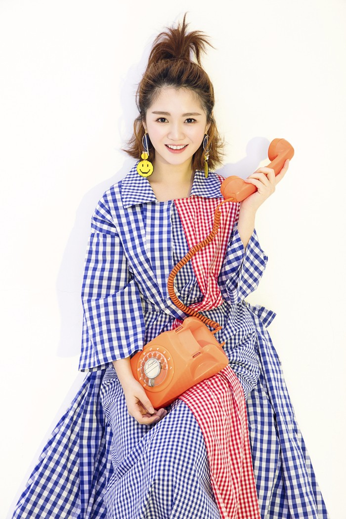 付柔美琦写真曝光 格子裙萌系十足