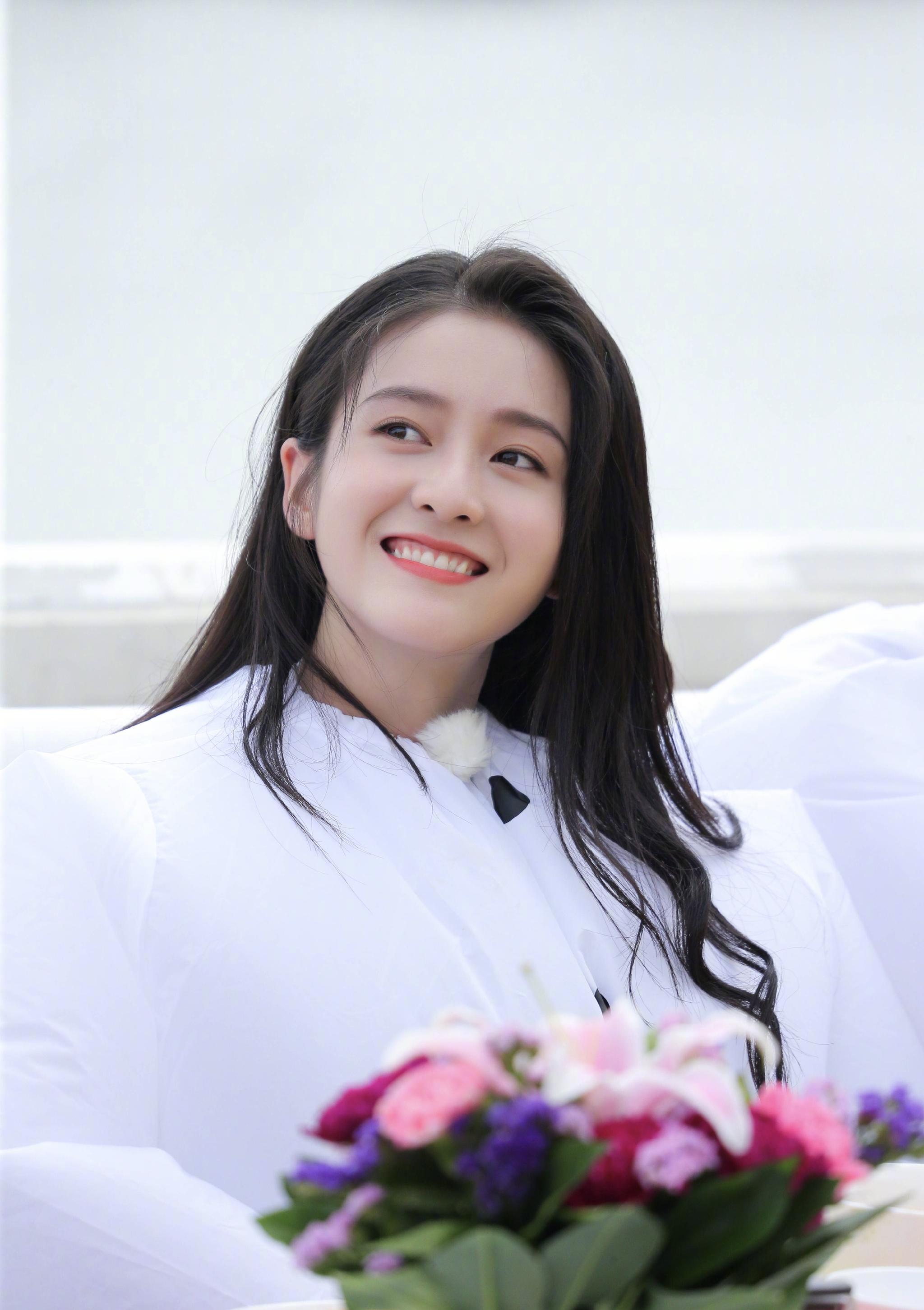 张雪迎和沈月一样高?为何她什么都没做口碑却下降?