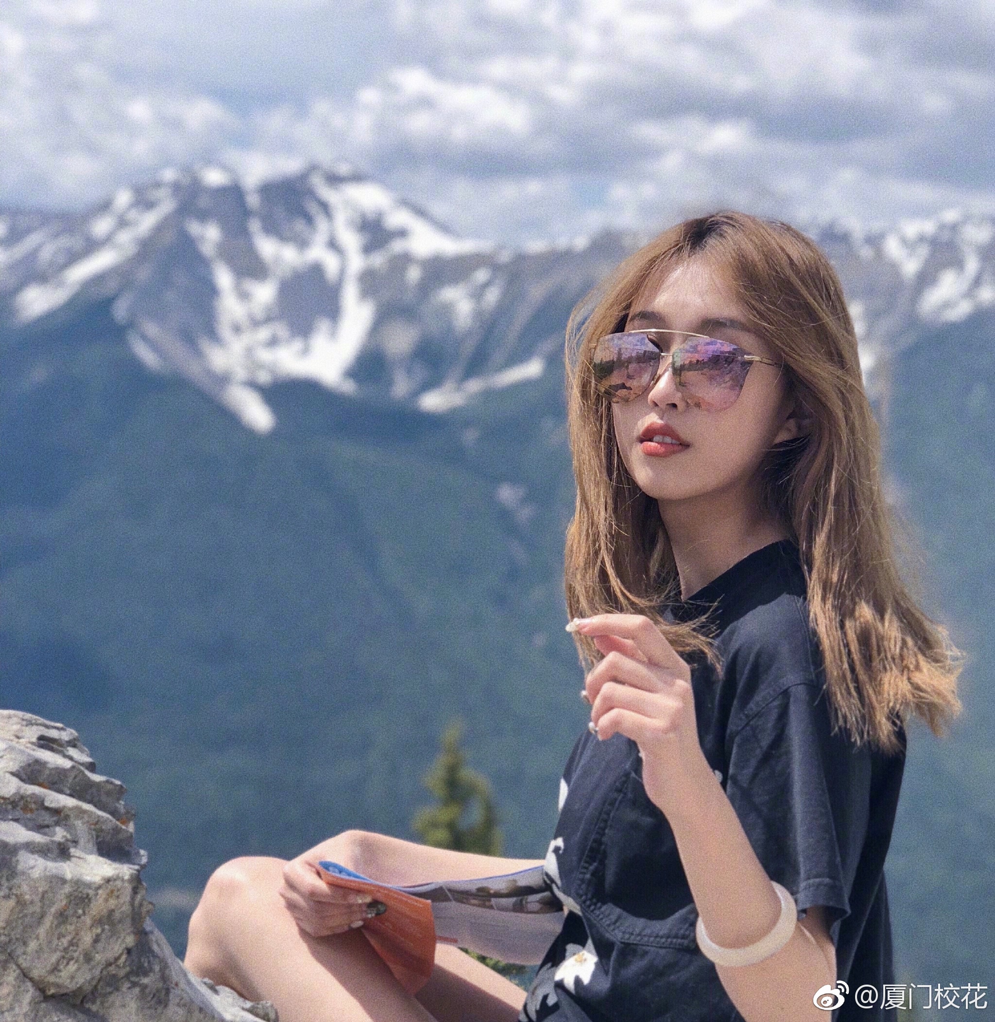 她叫陈雨馨6799年毕业于厦门五缘实验学校天蝎座