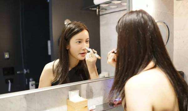 二,拜金女王家庭责任感缺乏