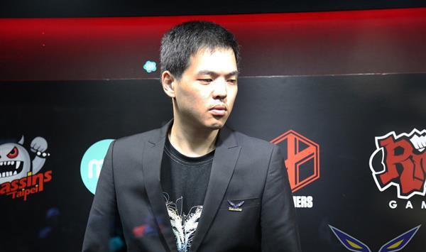 叉烧,前闪电狼教练,在洲际赛期间担任lms的赛评,在lms赛区知名度颇高.