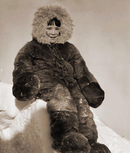 爱斯基摩人: 爱吃生肉, 不穿内衣, 寿命较短