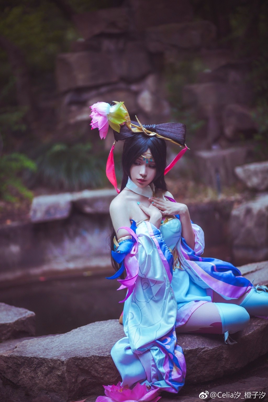 国内小姐姐cos王者荣耀有颜值有长腿让人心动