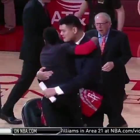 NBA2k18手游:姚明率领的退役球员vs前雷霆三