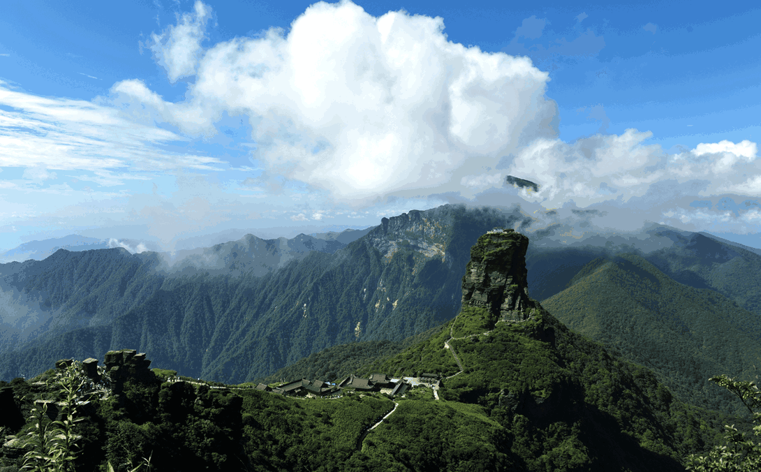 这里位于中国贵州铜仁地区的印江县,江口县,松桃县交界处,为武陵山脉