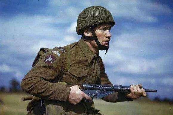 外观很怪异的几种枪械假肢机枪和撒网手枪上榜