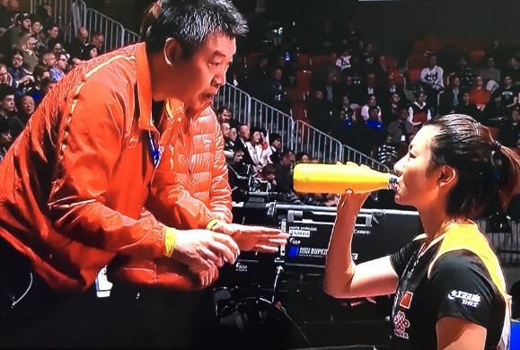 超级冷门!大满贯丁宁0-3输给香港小将 网友怒道