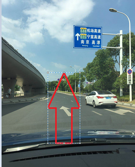 13,左转后前行50米左右,在左前方即是麦德龙停车场.