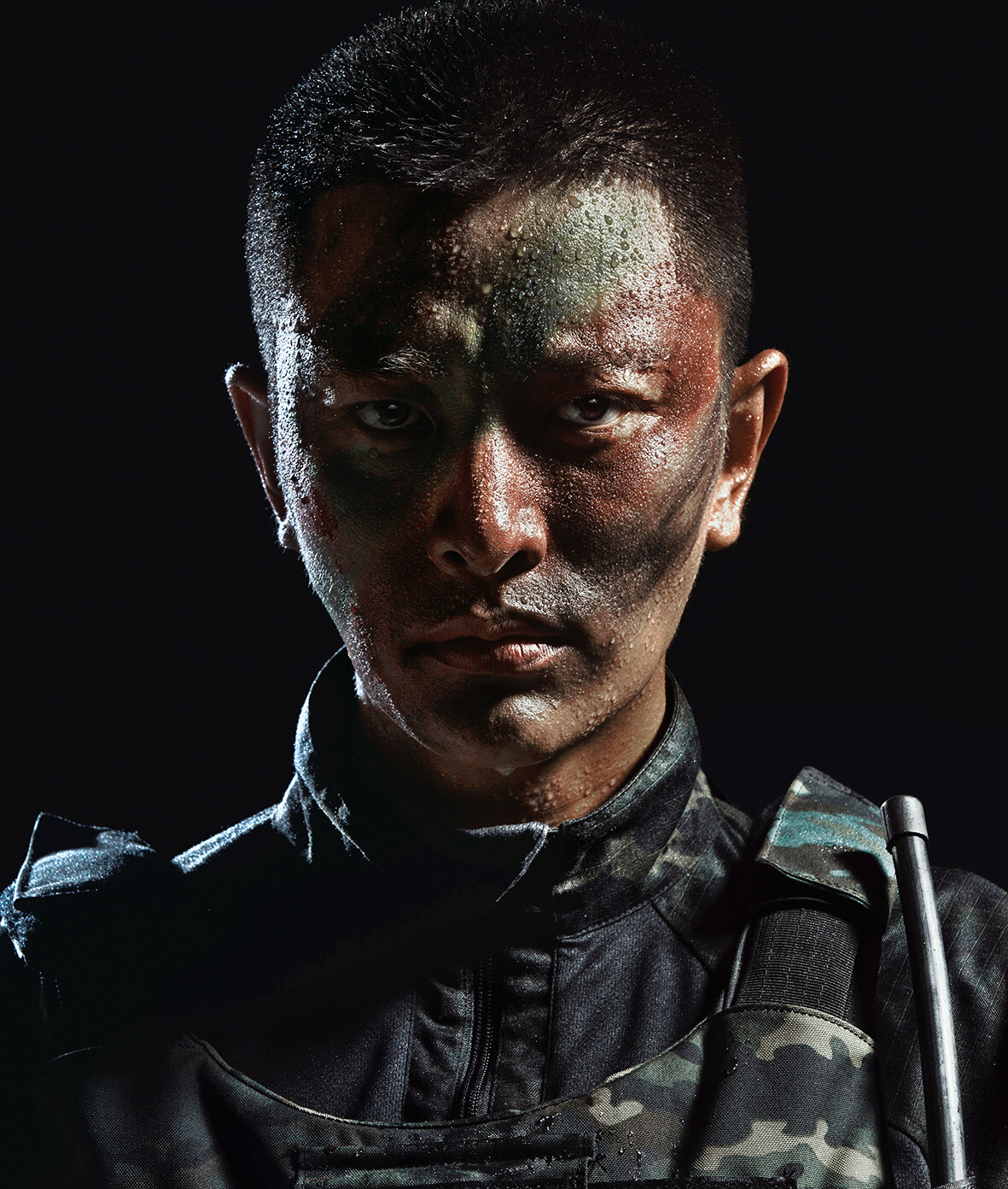 贾乃亮建军节致敬军人