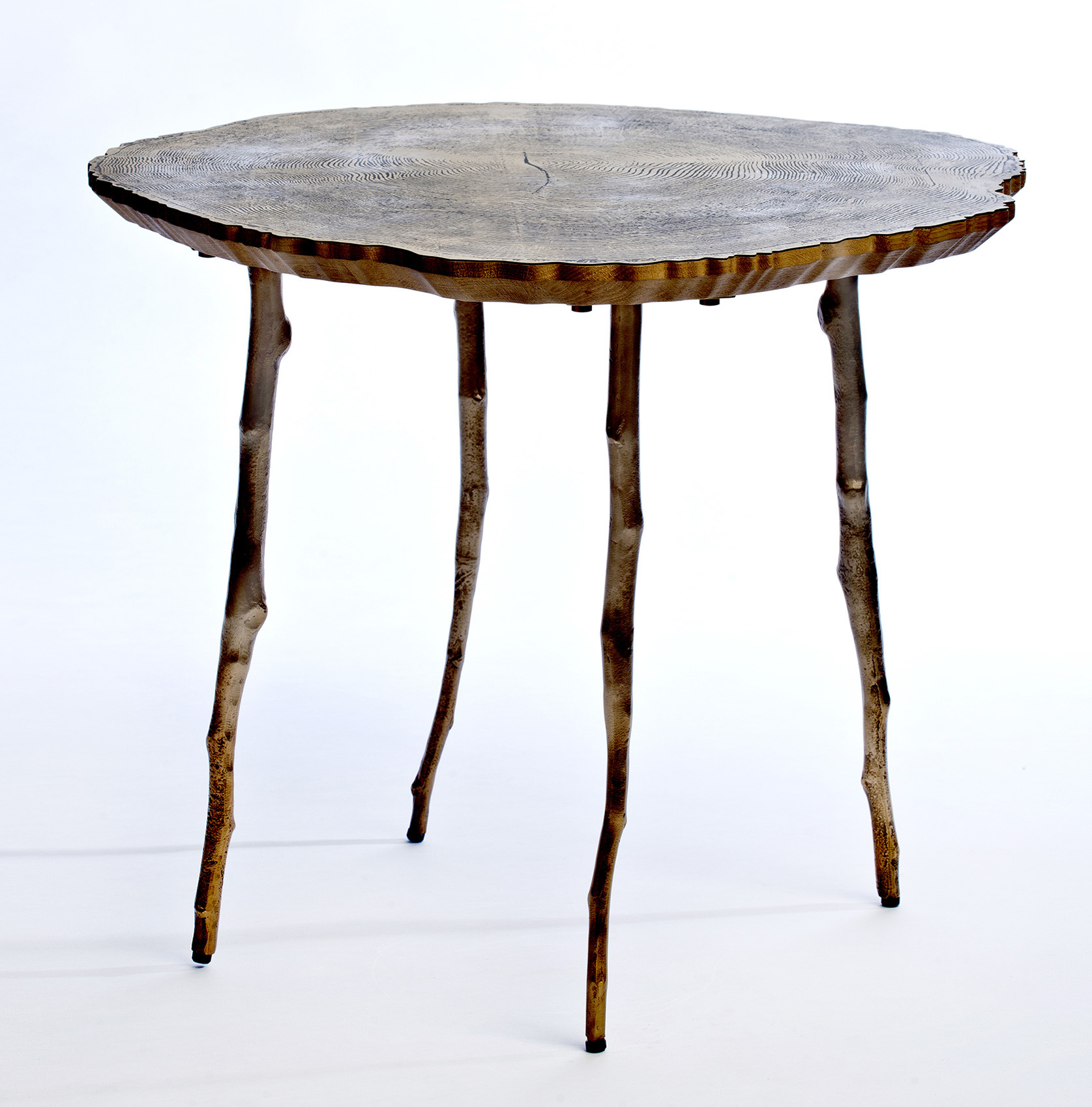 树桩图案转化为金属椅子 | 以色列设计师 sharon sides 运用蚀刻工艺