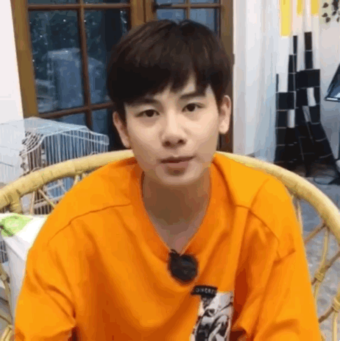 站子关站粉丝脱饭胡先煦公布恋情有当年鹿晗的风范啊