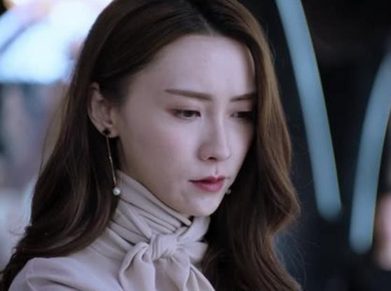 而在生活中的马秋子是一个甜美爱笑的女生,完全没有了在《猎毒人》中