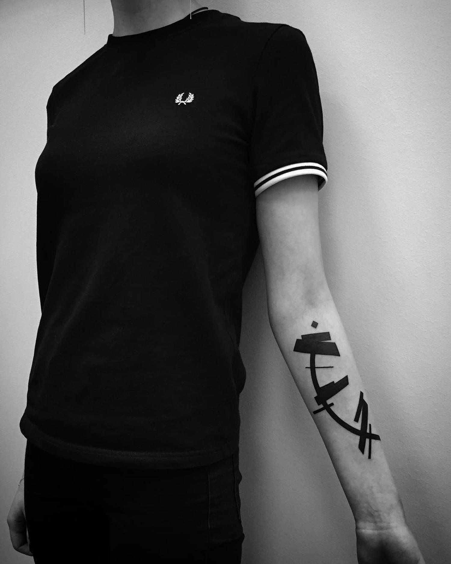 极简几何图形的至上主义纹身莫斯科纹身师stanislawwilczyns