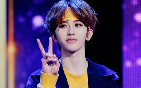 蔡徐坤所属经纪公司是哪家 没在swin是主动退