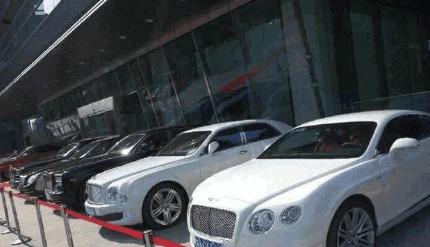 土豪们私人车展王思聪和马云的座驾同时现身西安