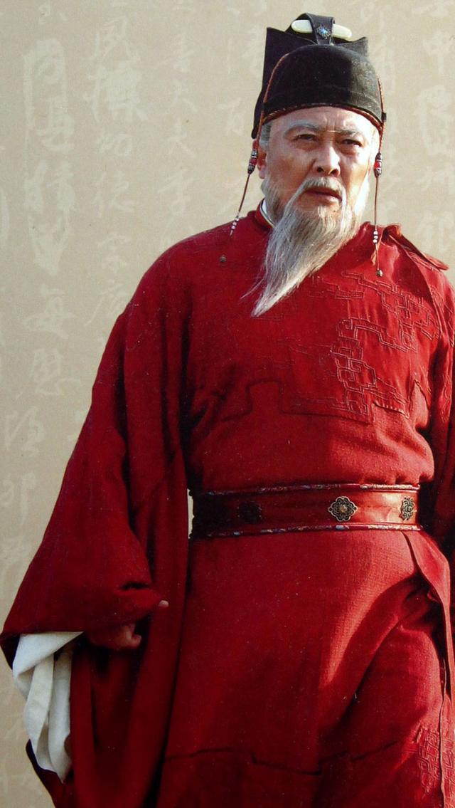 唐朝的郭子仪功高权重,但是却害怕此人,小心翼翼不敢得罪