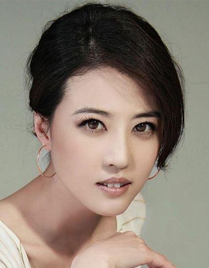 游鸿明女儿近照曝光,完全继承了妈妈周海媚的美貌