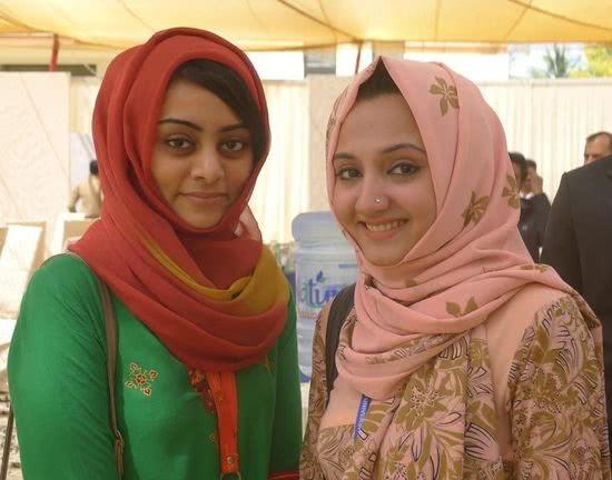 由于巴基斯坦社会发展相对缓慢,再加上绝大多数巴基斯坦人信奉伊斯兰